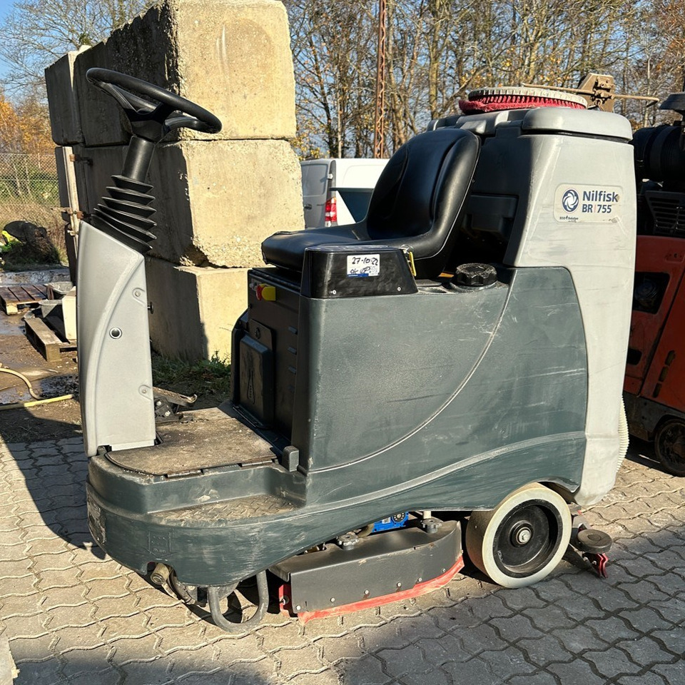 Nilfisk BR 755 - Scrubber dryer: picture 1 Nilfisk BR 755 - Scrubber dryer: picture 1