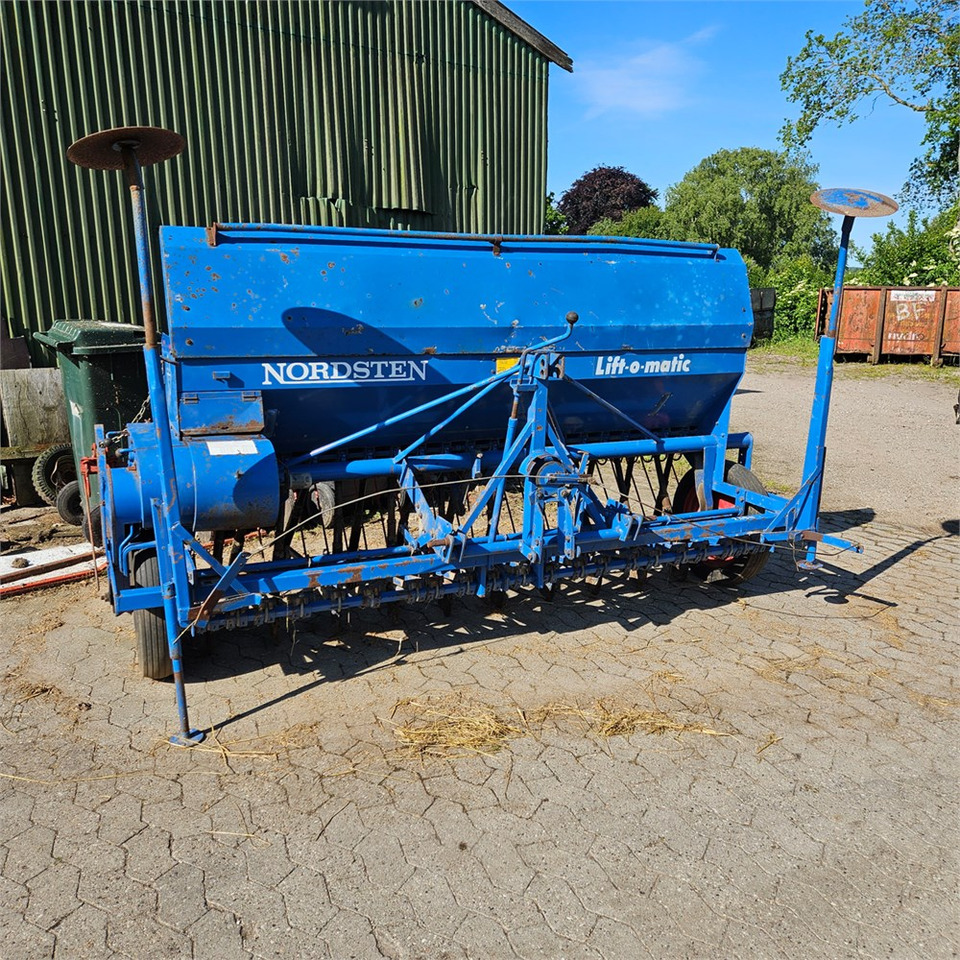 Nordsten Lift-o-Matic 2,5 - Sowing equipment: picture 4 Nordsten Lift-o-Matic 2,5 - Sowing equipment: picture 4