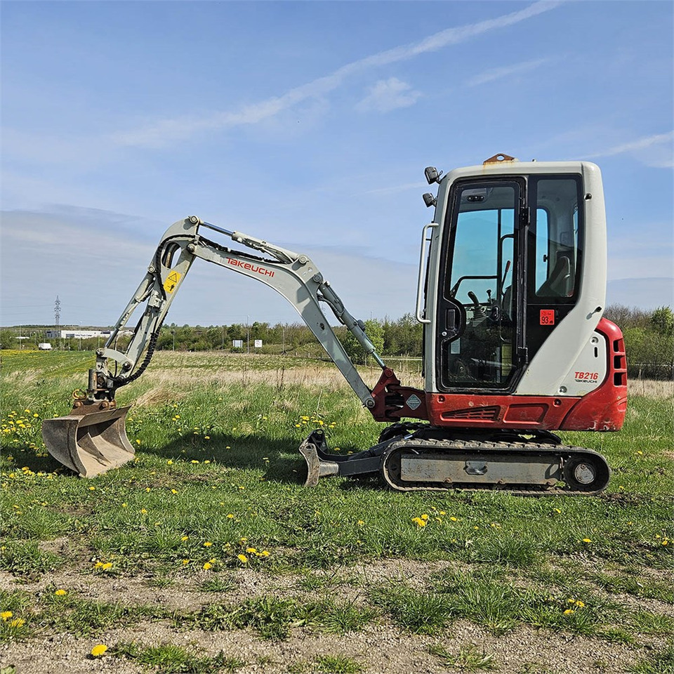 Mini excavator Takeuchi TB216: picture 8