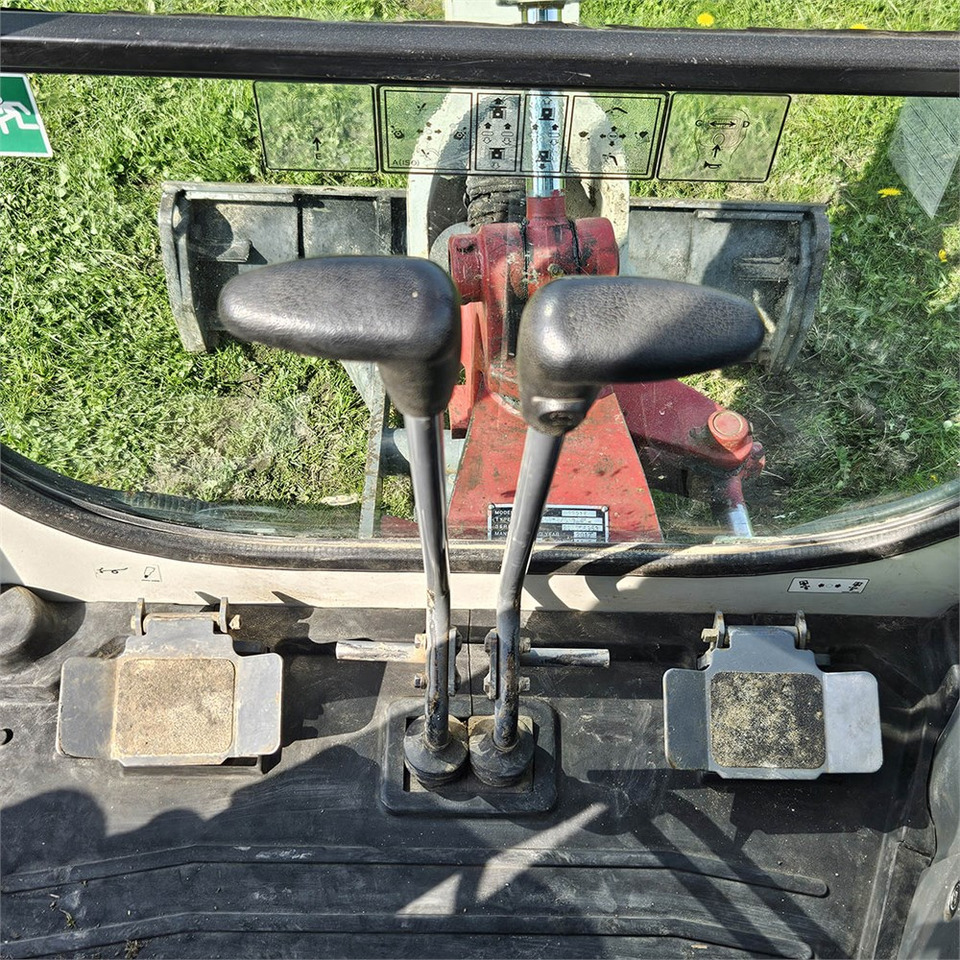 Mini excavator Takeuchi TB216: picture 20