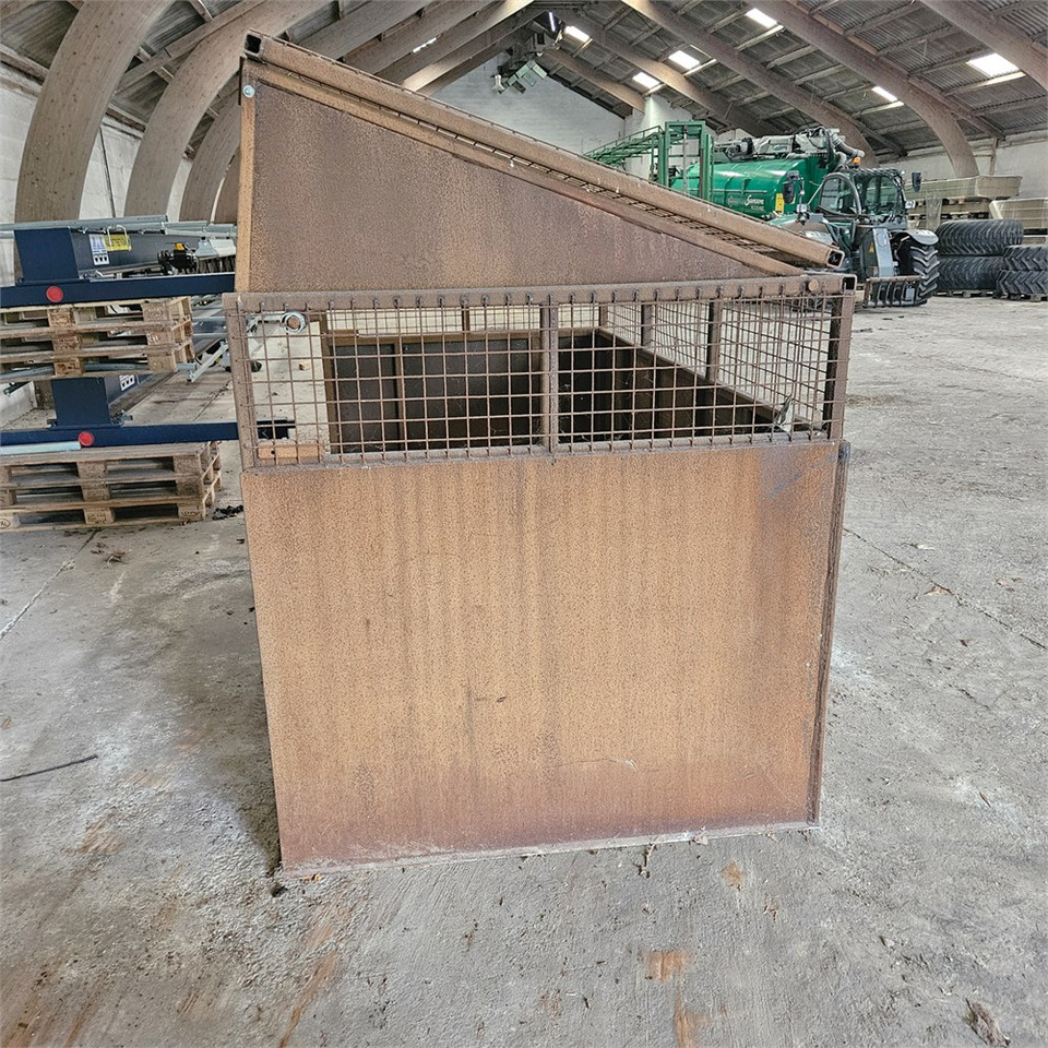 Unknown Unknown - Livestock equipment: picture 2 Unknown Unknown - Livestock equipment: picture 2