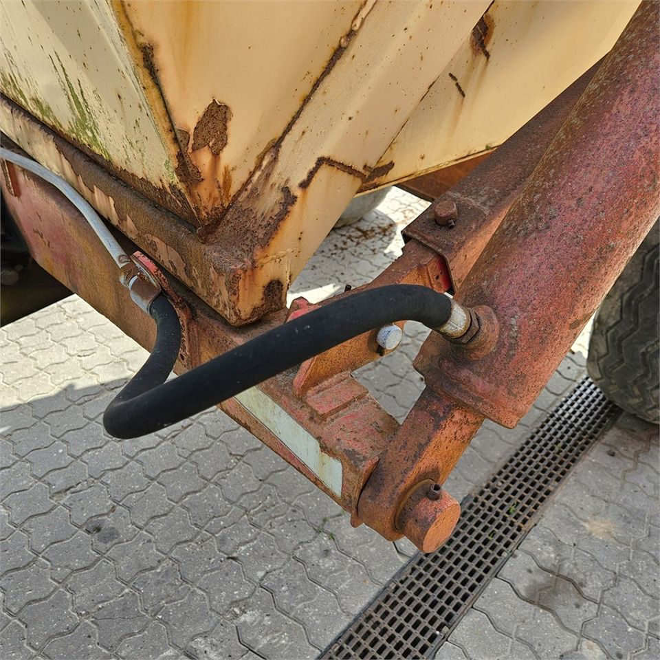 Farm tipping trailer/ Dumper Vicon TV8000: picture 14