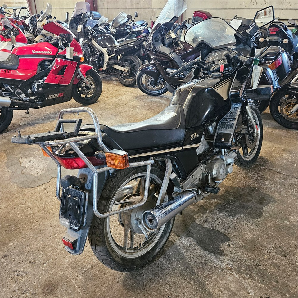 Yamaha XZ550 - Motorcycle: picture 5 Yamaha XZ550 - Motorcycle: picture 5