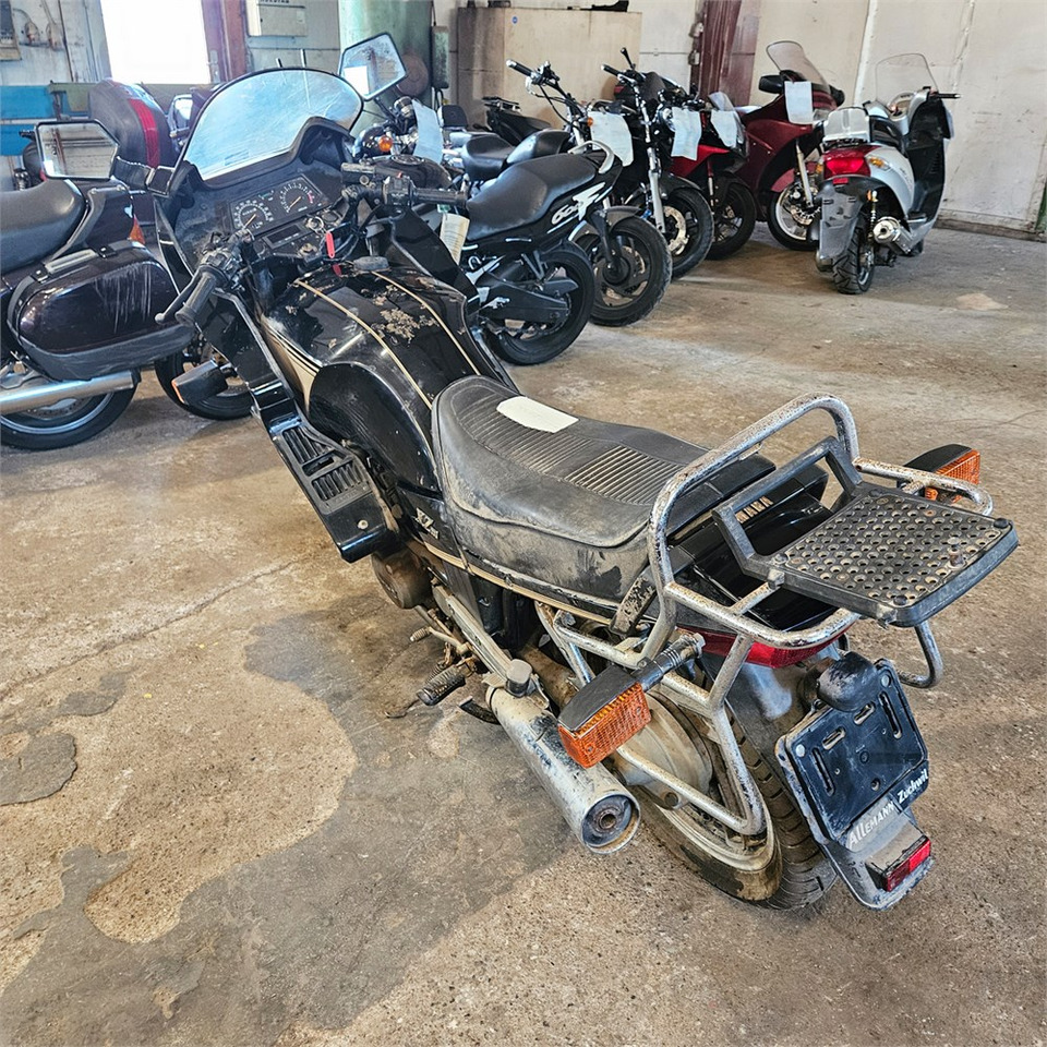 Yamaha XZ550 - Motorcycle: picture 3 Yamaha XZ550 - Motorcycle: picture 3