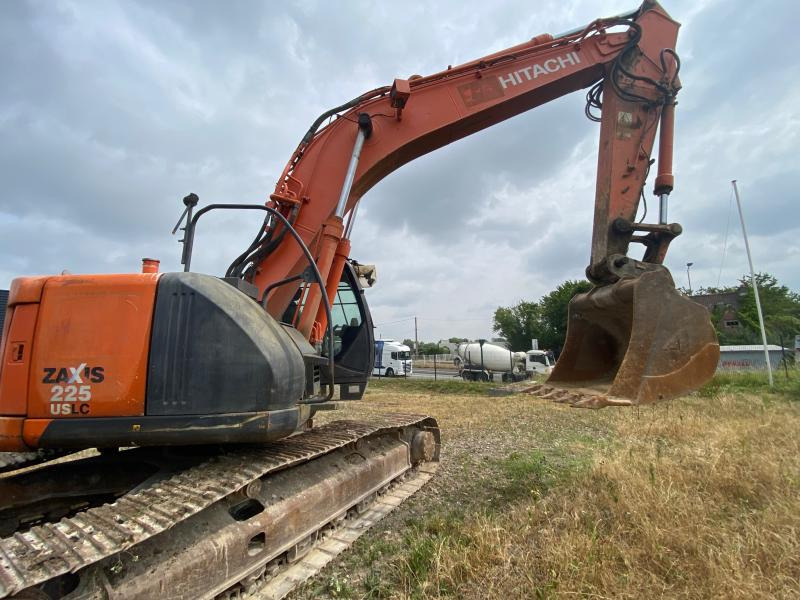 Hitachi ZX225USLC-3 - Crawler excavator: picture 3 Hitachi ZX225USLC-3 - Crawler excavator: picture 3