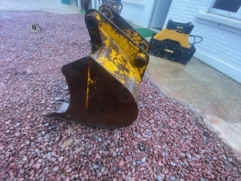 JCB LOT 3 GODETS CURAGE ET TERRASSEMENT 1M50/80CM/60CM - Excavator bucket for Construction machinery: picture 5 JCB LOT 3 GODETS CURAGE ET TERRASSEMENT 1M50/80CM/60CM - Excavator bucket for Construction machinery: picture 5