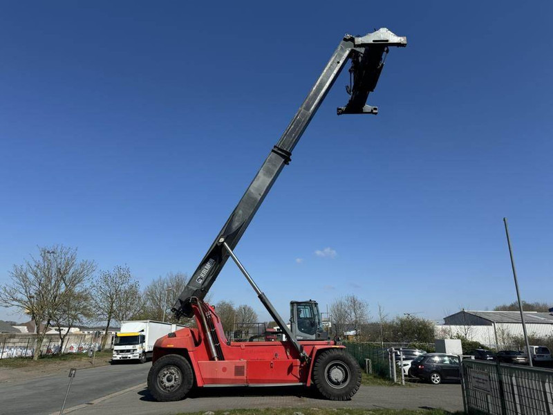 Kalmar DRG450-65S5X - Reach stacker: picture 3 Kalmar DRG450-65S5X - Reach stacker: picture 3