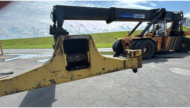 Kalmar Valmet RSD4118-4TL - Reach stacker: picture 5 Kalmar Valmet RSD4118-4TL - Reach stacker: picture 5