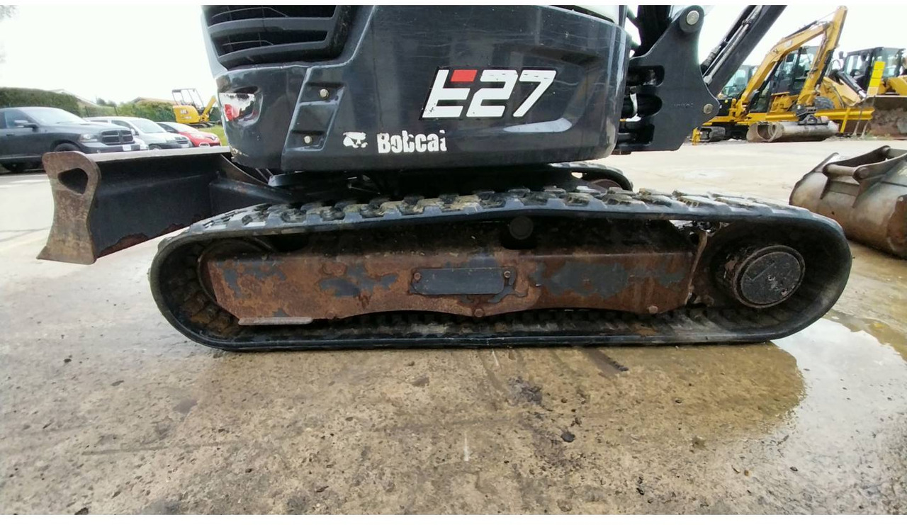 Crawler excavator BOBCAT E27: picture 9