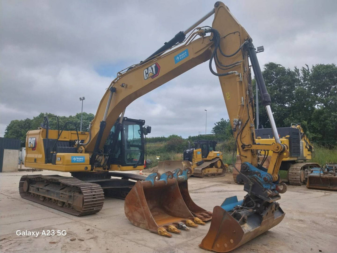 CAT 320 - Crawler excavator: picture 2 CAT 320 - Crawler excavator: picture 2