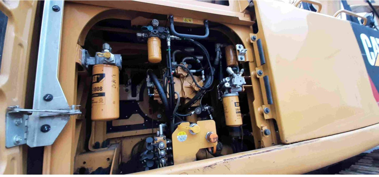 Crawler excavator CAT 352F: picture 22