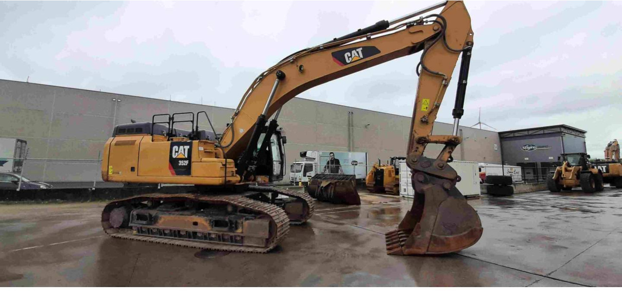Crawler excavator CAT 352F: picture 9