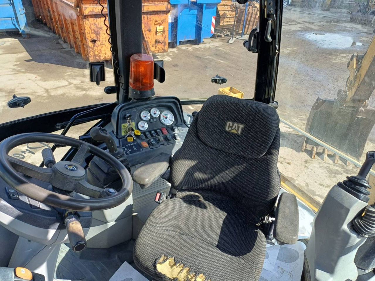 Backhoe loader CAT 434E: picture 26