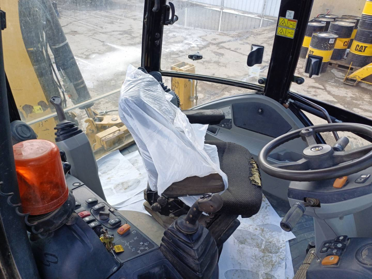 Backhoe loader CAT 434E: picture 23