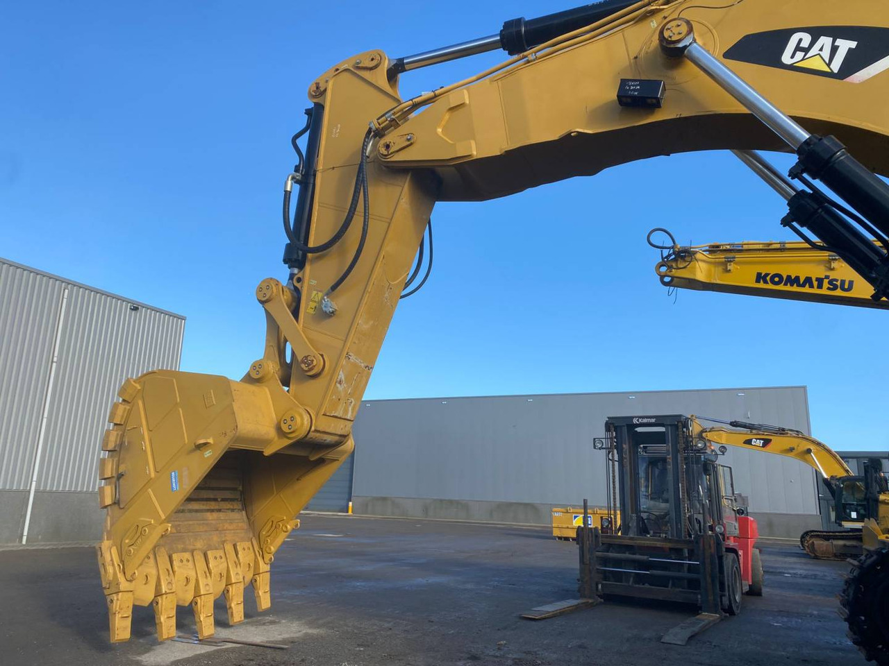CAT 6015B - Crawler excavator: picture 2 CAT 6015B - Crawler excavator: picture 2
