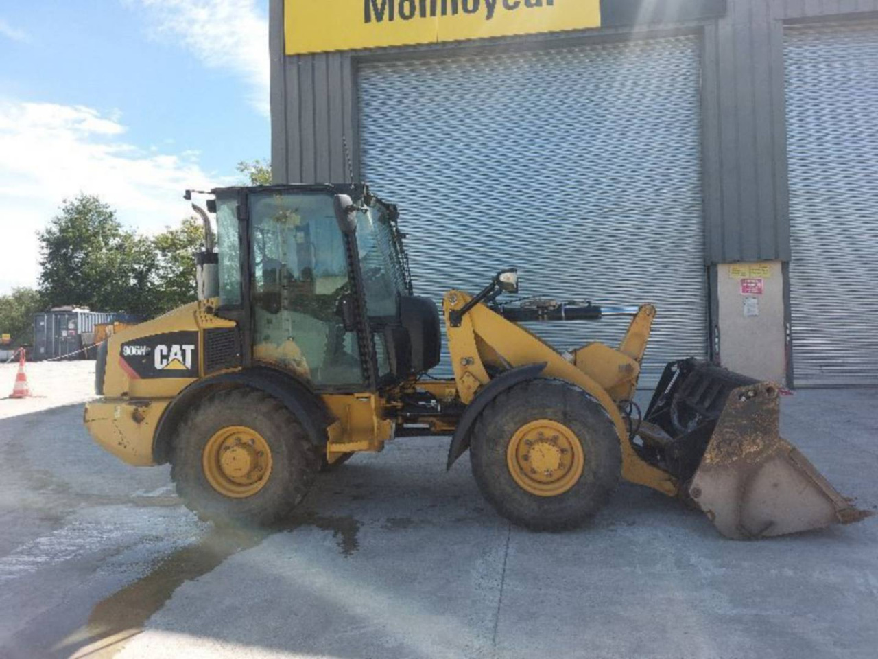 Wheel loader CAT 906H2: picture 10