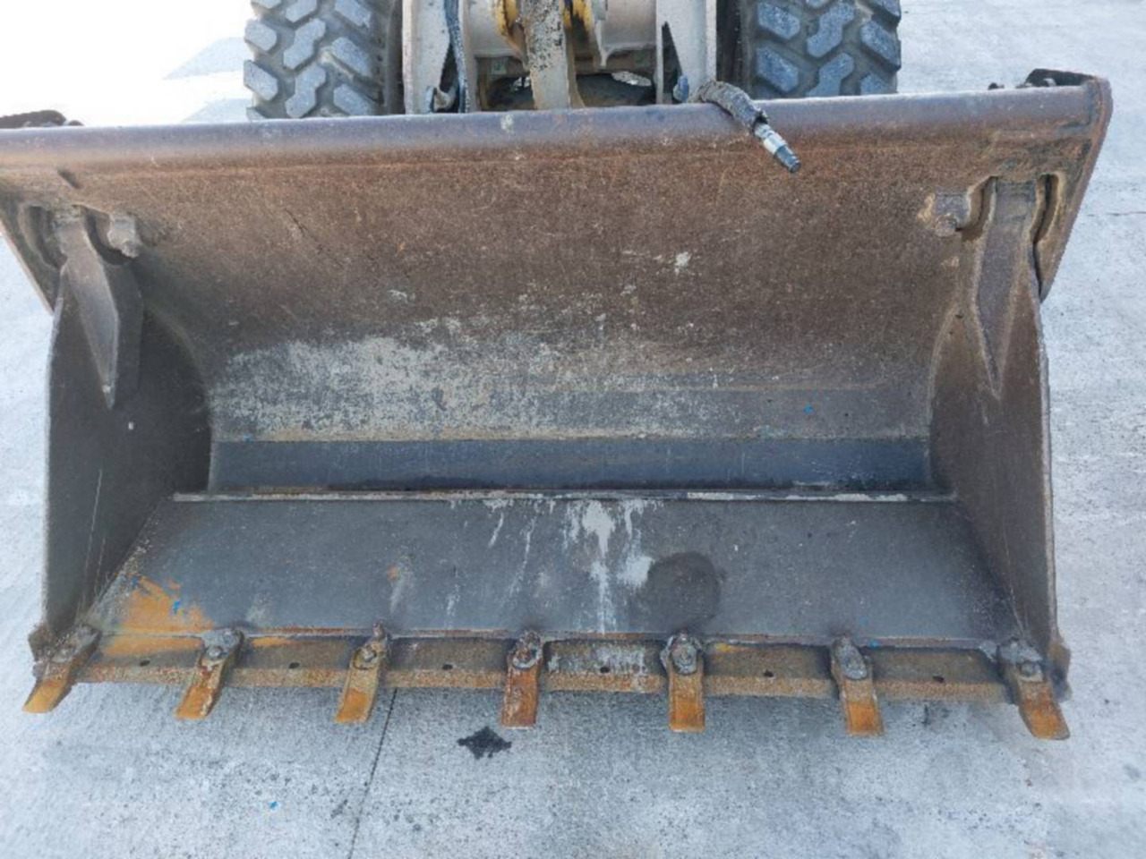 Wheel loader CAT 906H2: picture 13