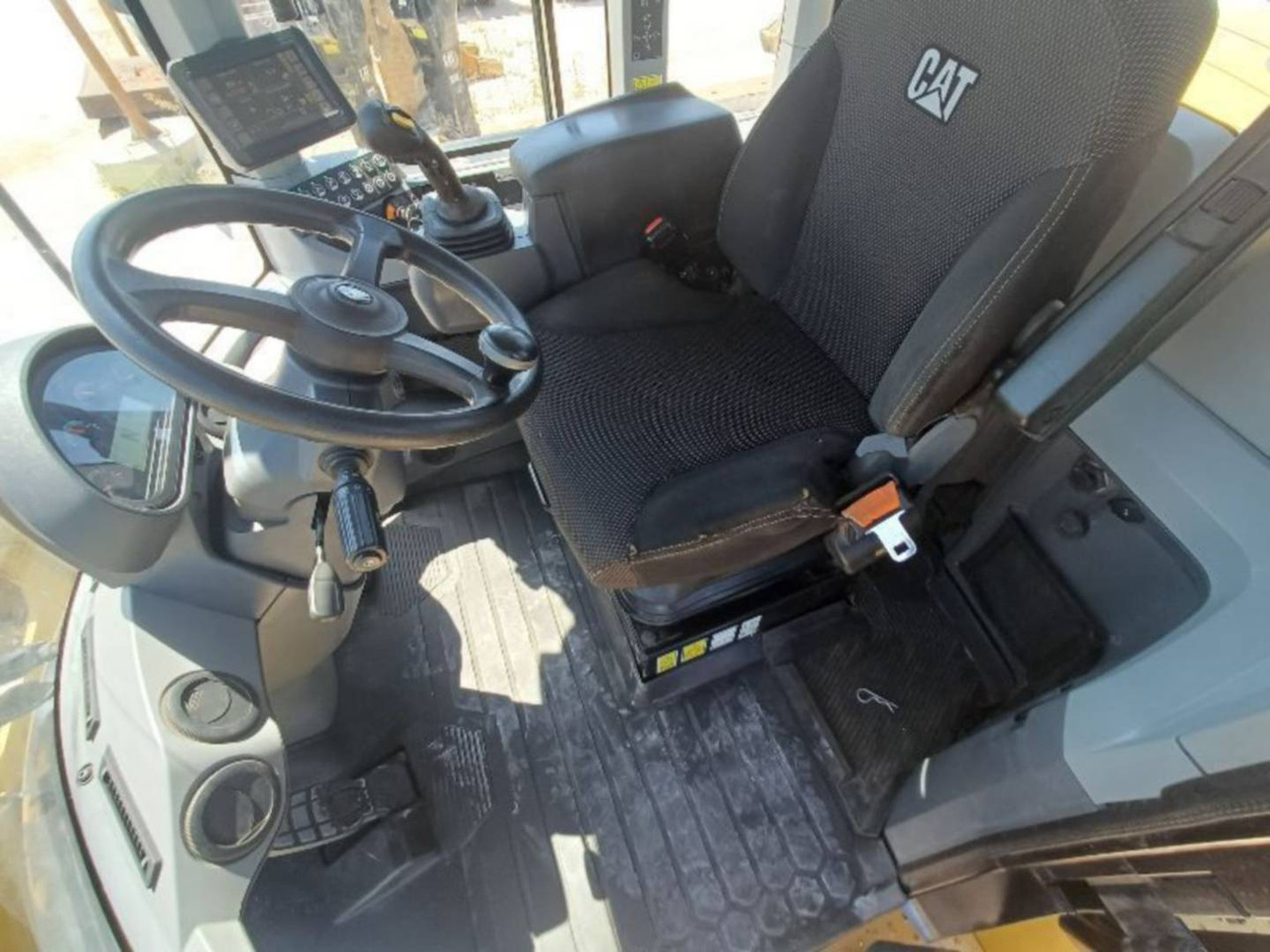 Wheel loader CAT 938M: picture 18 Wheel loader CAT 938M: picture 18