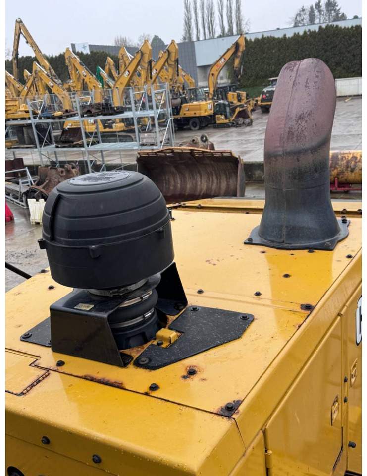 Wheel loader CAT 988K: picture 19