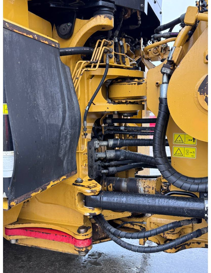 Wheel loader CAT 988K: picture 16
