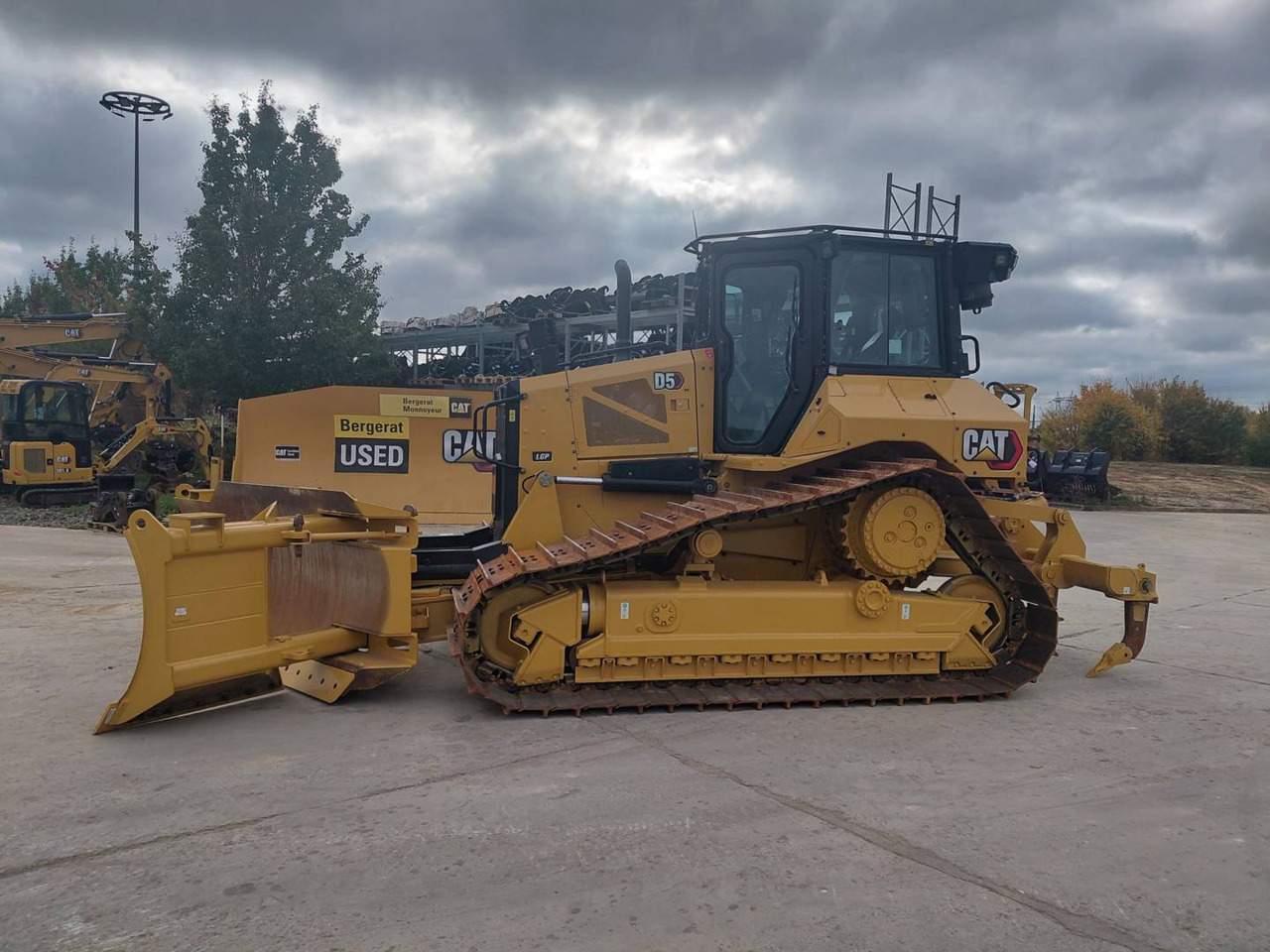 CAT D5 - Bulldozer: picture 1 CAT D5 - Bulldozer: picture 1