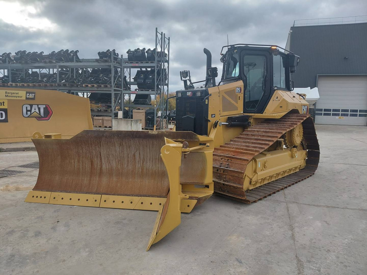 CAT D5 - Bulldozer: picture 2 CAT D5 - Bulldozer: picture 2