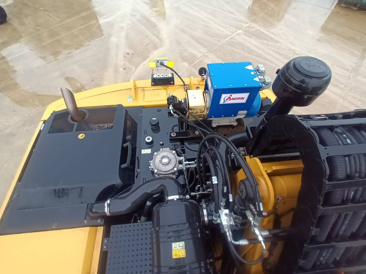 Wheel excavator CAT MH3024-1: picture 11