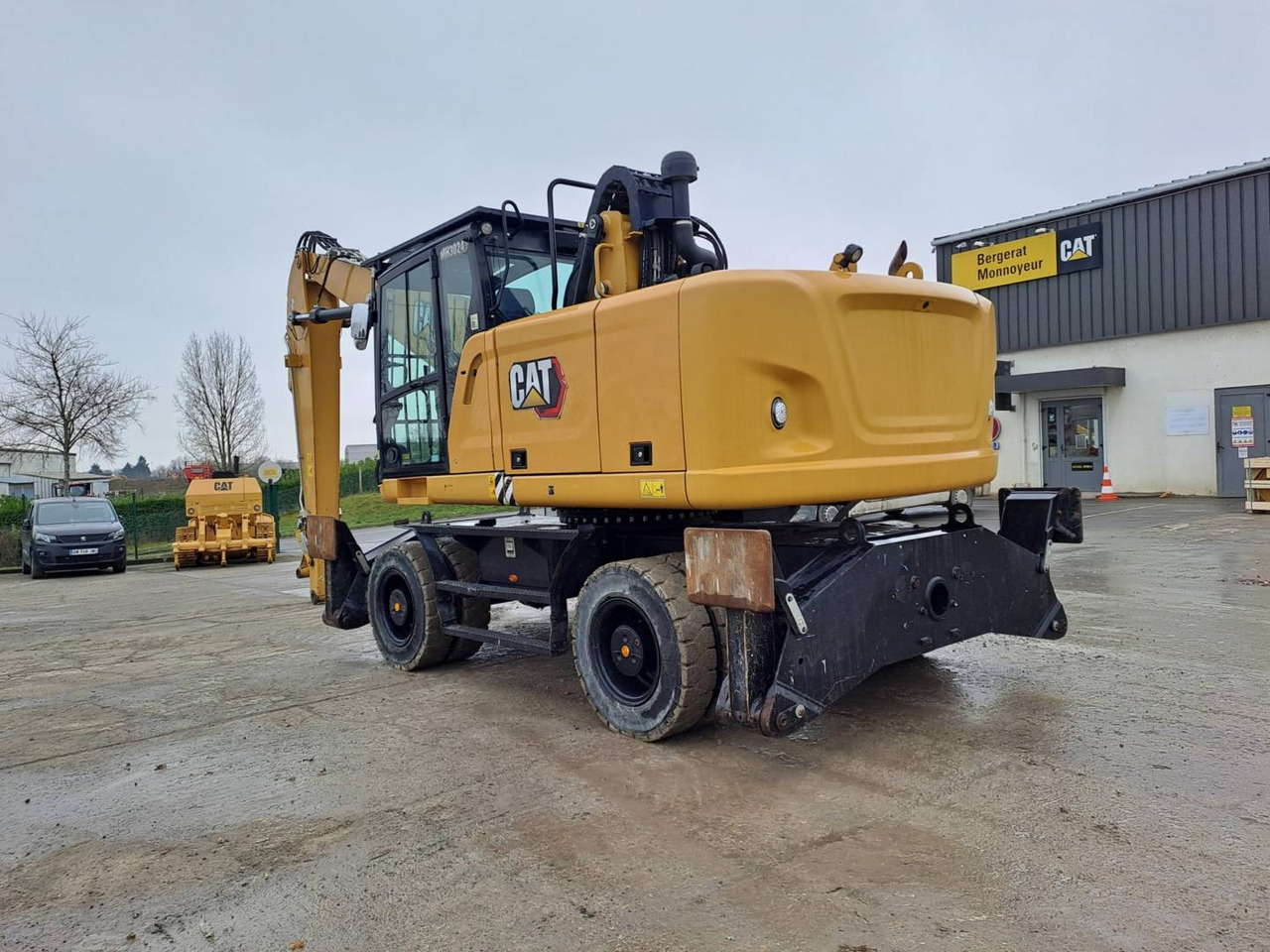 Wheel excavator CAT MH3024: picture 6