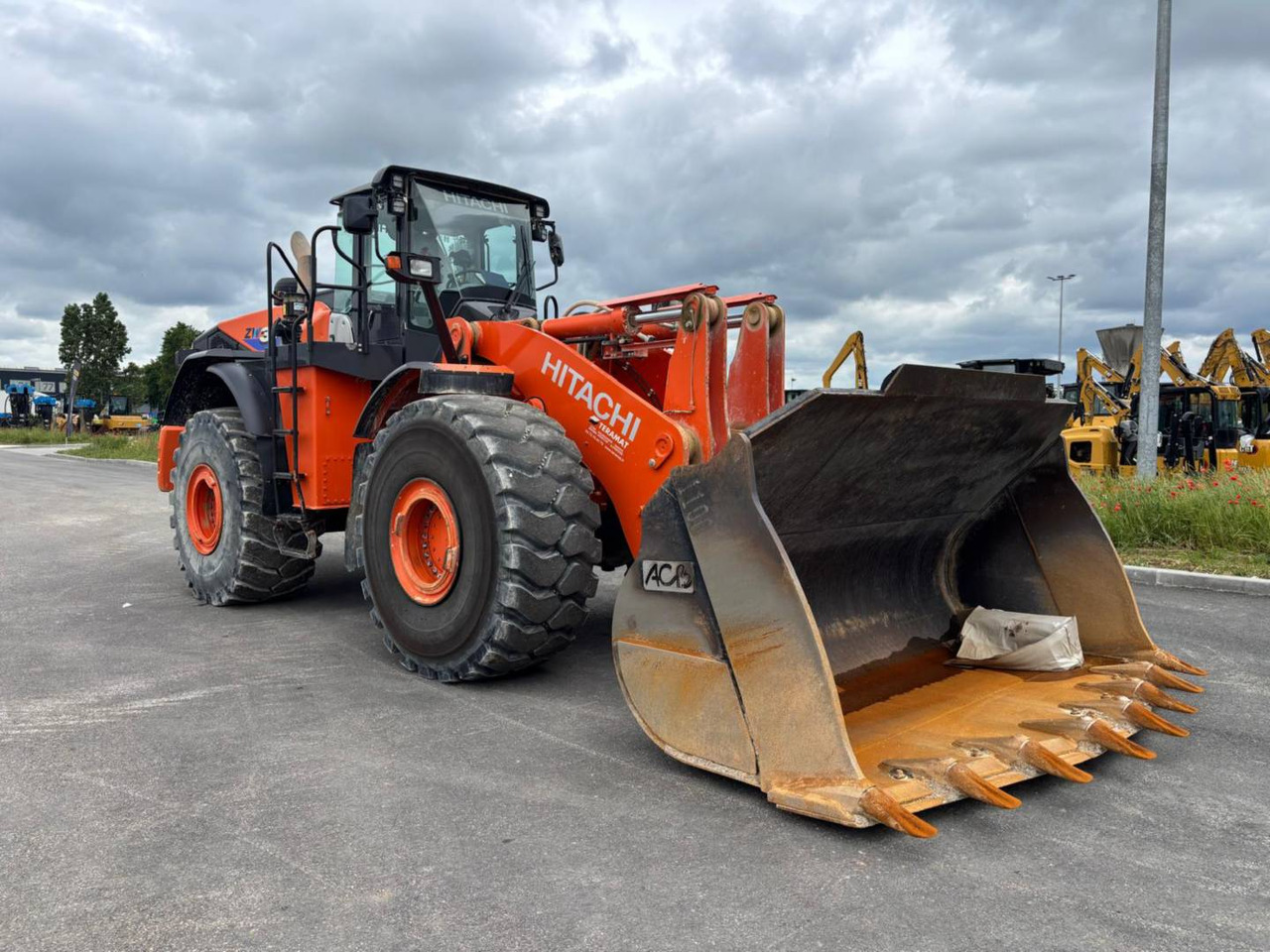 HITACHI ZW370.6 - Wheel loader: picture 1 HITACHI ZW370.6 - Wheel loader: picture 1