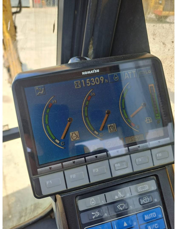 KOMATSU PC210LC - Crawler excavator: picture 5 KOMATSU PC210LC - Crawler excavator: picture 5