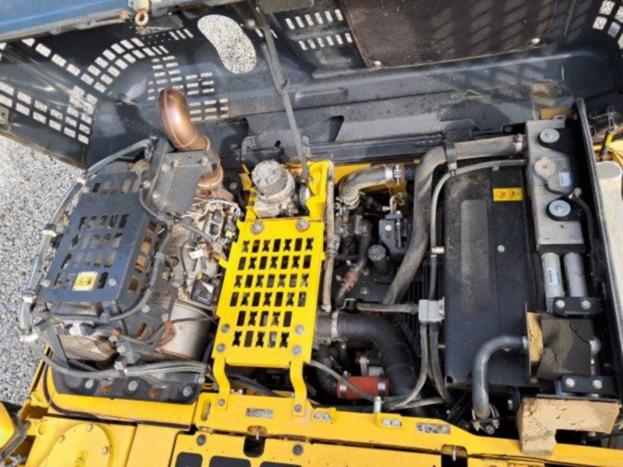 Crawler excavator KOMATSU PC240LC7: picture 22