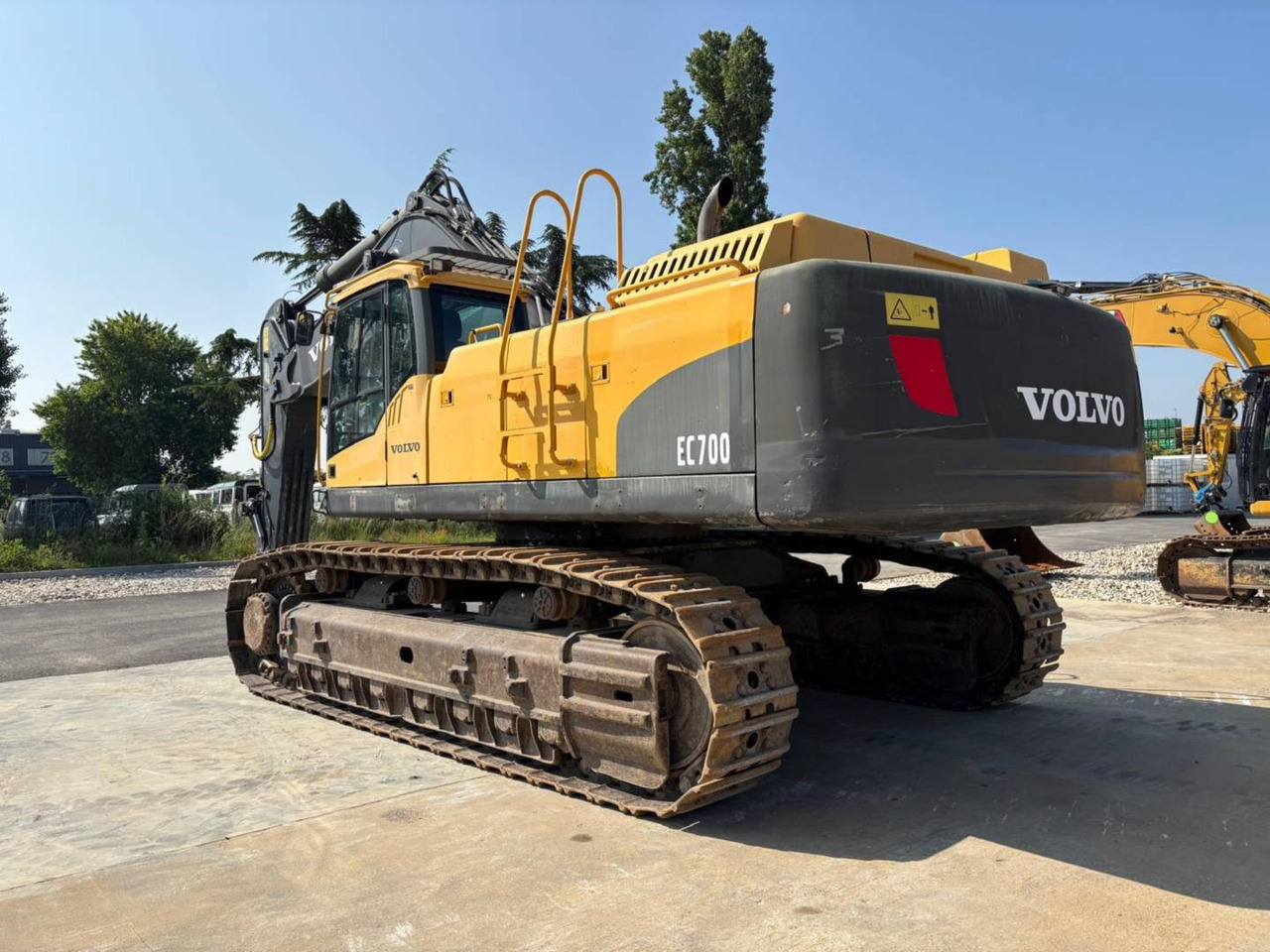 VOLVO CONSTRUCTION EQUIPMENT EC700 CL - Crawler excavator: picture 3 VOLVO CONSTRUCTION EQUIPMENT EC700 CL - Crawler excavator: picture 3