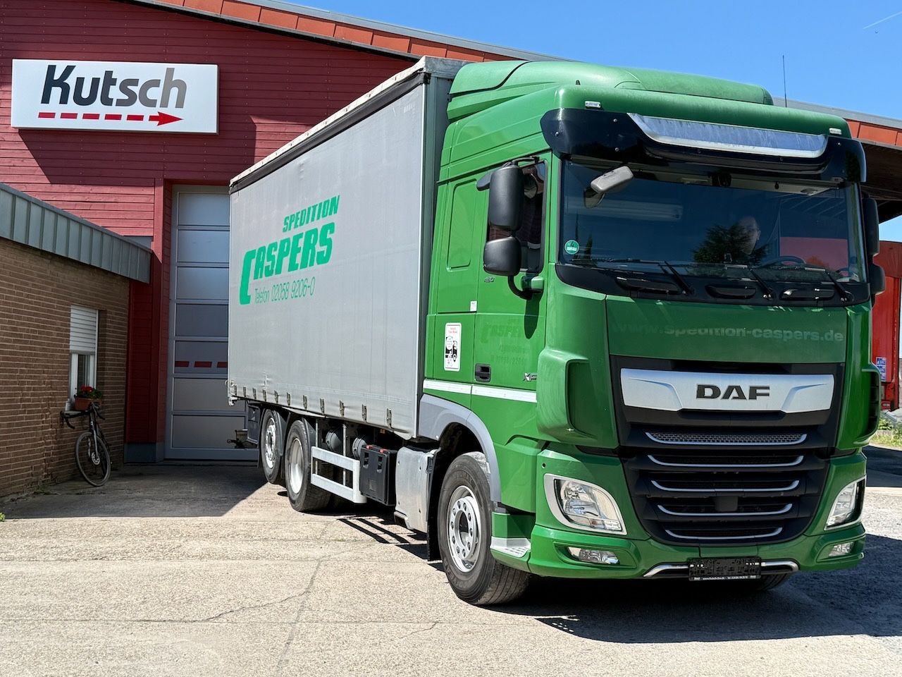 DAF XF 480 Plane 6x2 - Curtainsider truck: picture 3 DAF XF 480 Plane 6x2 - Curtainsider truck: picture 3