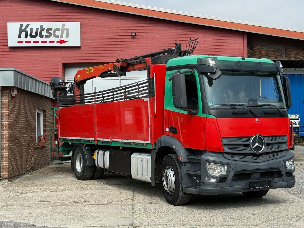 Mercedes-Benz Antos 1832L mit Palfinger PK 12001L Heckkran - Dropside/ Flatbed truck, Crane truck: picture 2 Mercedes-Benz Antos 1832L mit Palfinger PK 12001L Heckkran - Dropside/ Flatbed truck, Crane truck: picture 2