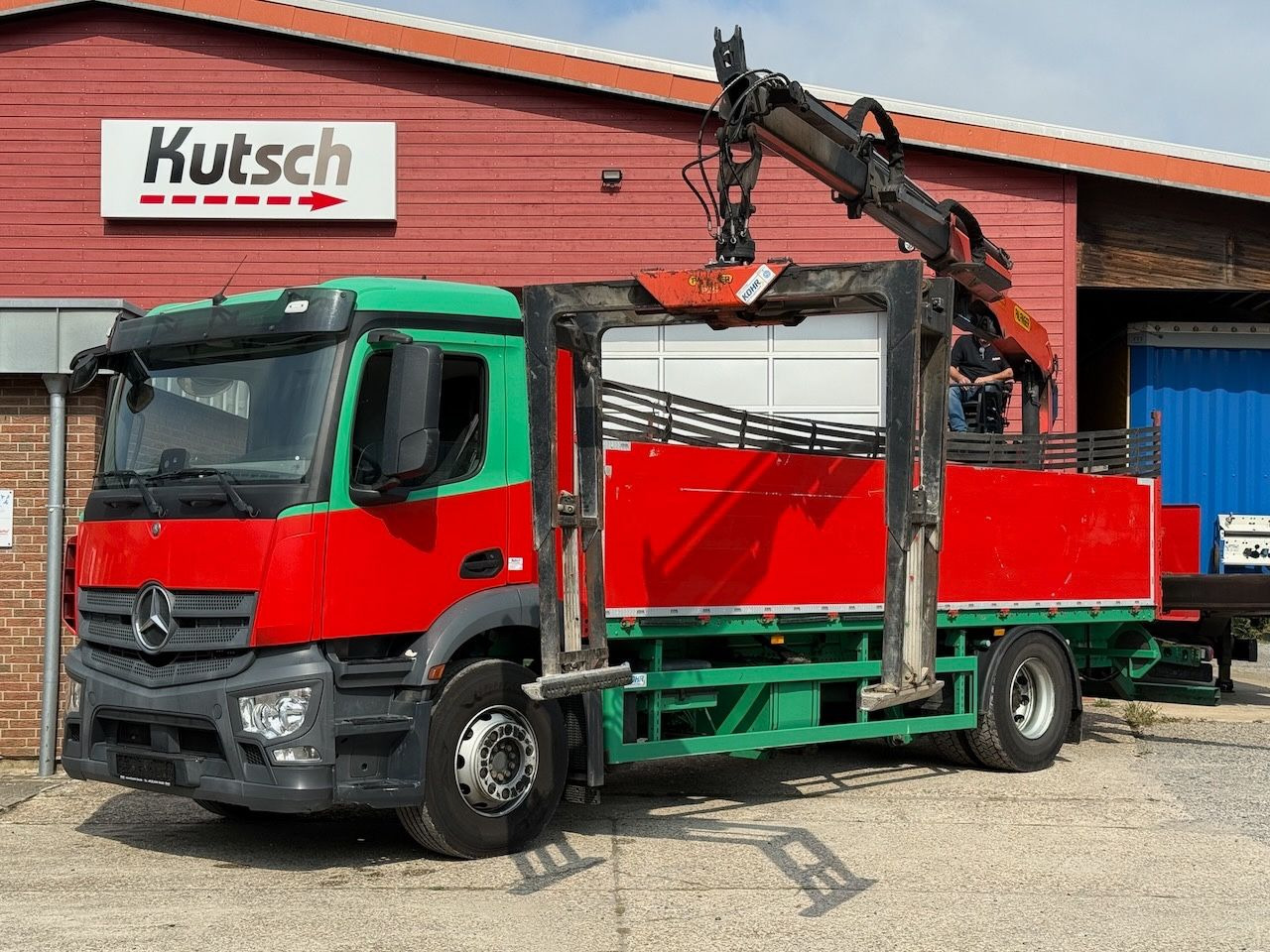 Mercedes-Benz Antos 1832L mit Palfinger PK 12001L Heckkran - Dropside/ Flatbed truck, Crane truck: picture 1 Mercedes-Benz Antos 1832L mit Palfinger PK 12001L Heckkran - Dropside/ Flatbed truck, Crane truck: picture 1