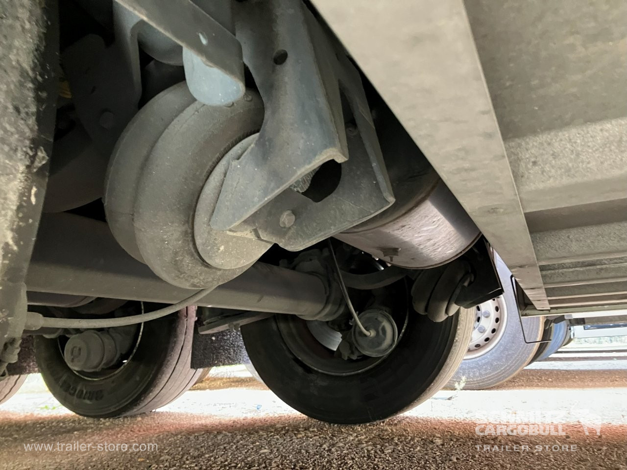 SCHMITZ Semiremolque Frigo Standard Double deck - Isothermal semi-trailer: picture 4 SCHMITZ Semiremolque Frigo Standard Double deck - Isothermal semi-trailer: picture 4