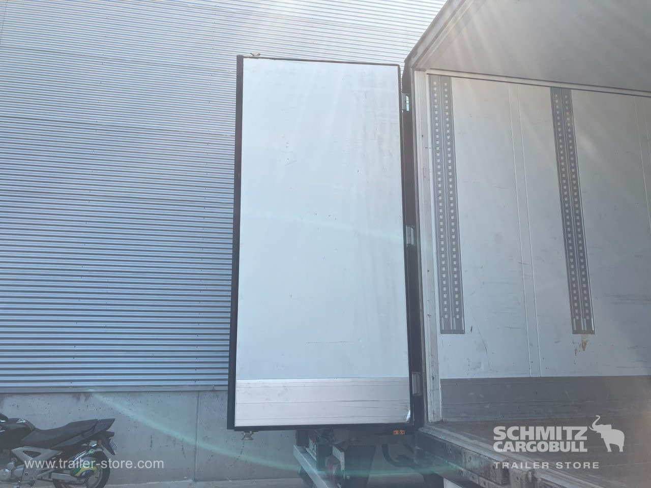 SCHMITZ Semiremolque Frigo Standard Double deck - Isothermal semi-trailer: picture 2 SCHMITZ Semiremolque Frigo Standard Double deck - Isothermal semi-trailer: picture 2