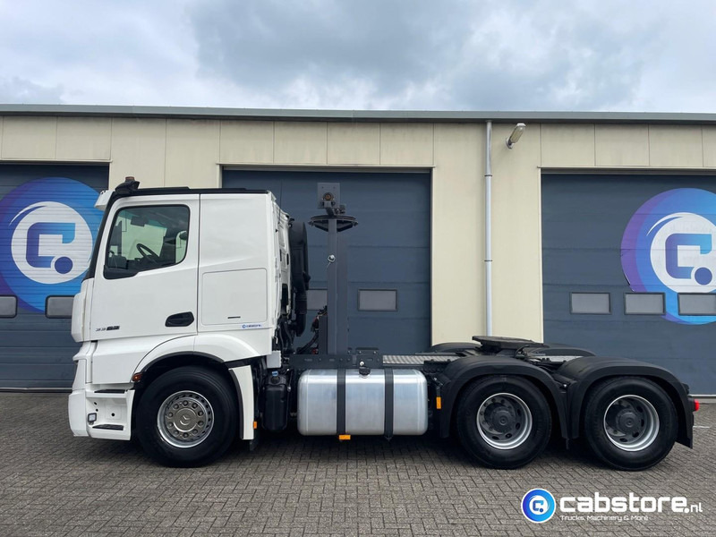 Mercedes-Benz Actros 3363 6x4 SLT Euro 6 3363 6x4 SLT Euro 6 - Zwaartransport - Heavy Load - Schwertransporte - 140 Ton - Year 2024 - Km 35.788 !! - Turbo Retarder Clutch - LIKE NEW !! - Tractor unit: picture 5 Mercedes-Benz Actros 3363 6x4 SLT Euro 6 3363 6x4 SLT Euro 6 - Zwaartransport - Heavy Load - Schwertransporte - 140 Ton - Year 2024 - Km 35.788 !! - Turbo Retarder Clutch - LIKE NEW !! - Tractor unit: picture 5