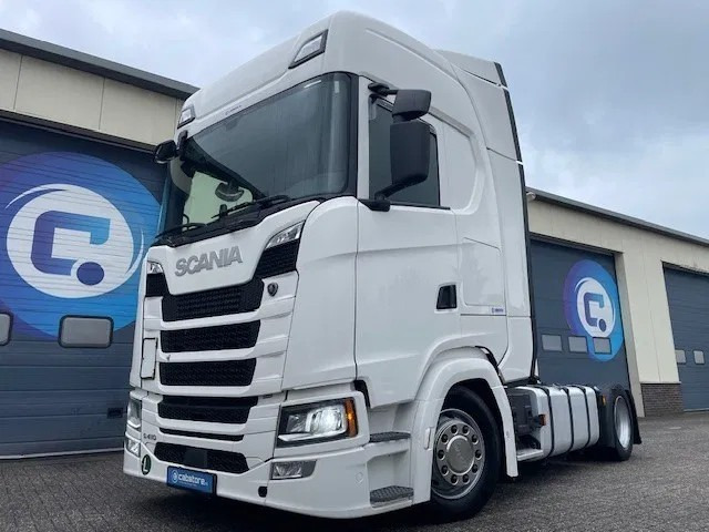 Scania S410 A4X2EB Euro 6 - MEGA - Lowdeck - Year 2018 - LED - Retarder - Smart tacho 2 - S-cabine - Tractor unit: picture 2 Scania S410 A4X2EB Euro 6 - MEGA - Lowdeck - Year 2018 - LED - Retarder - Smart tacho 2 - S-cabine - Tractor unit: picture 2