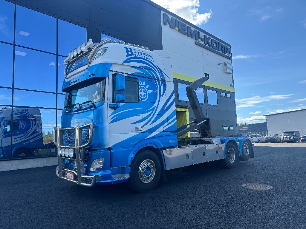 DAF XF 530 6x2*4  - Hook lift truck: picture 1 DAF XF 530 6x2*4  - Hook lift truck: picture 1