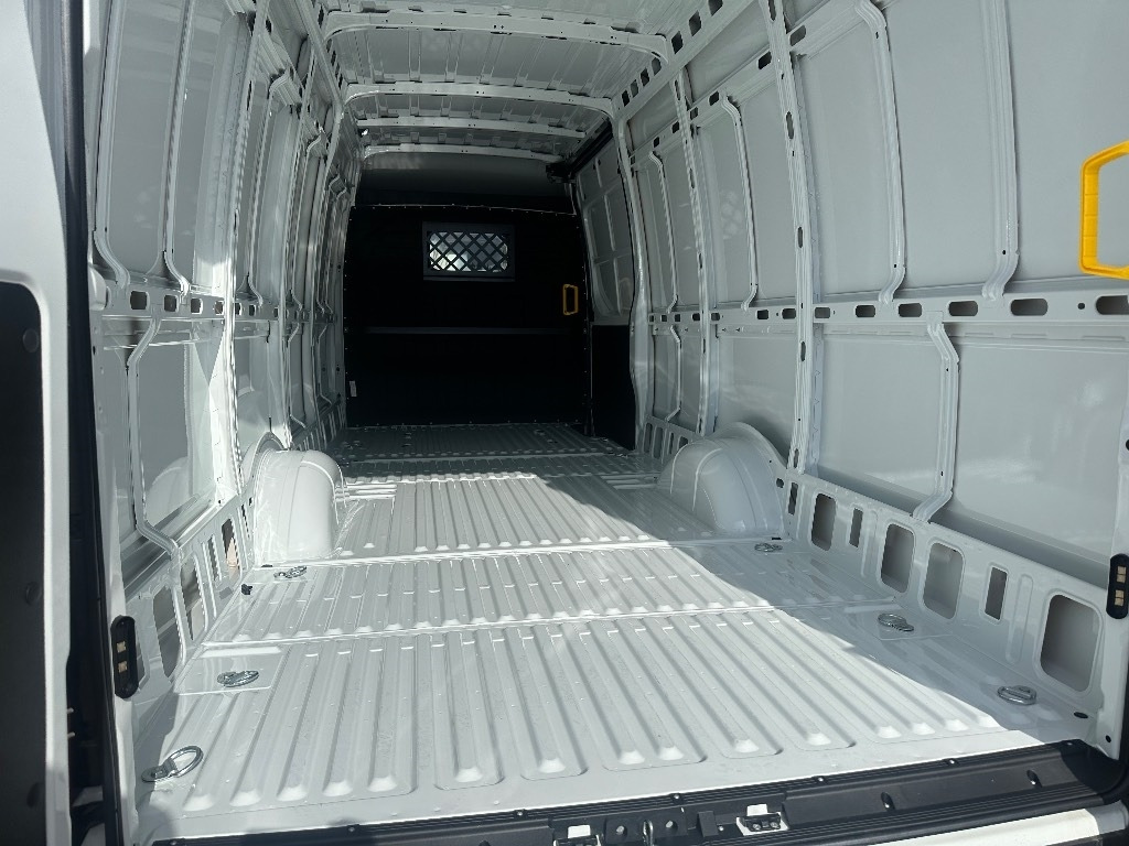 New Panel van Iveco Daily 35S16A8 16m3 my24: picture 11