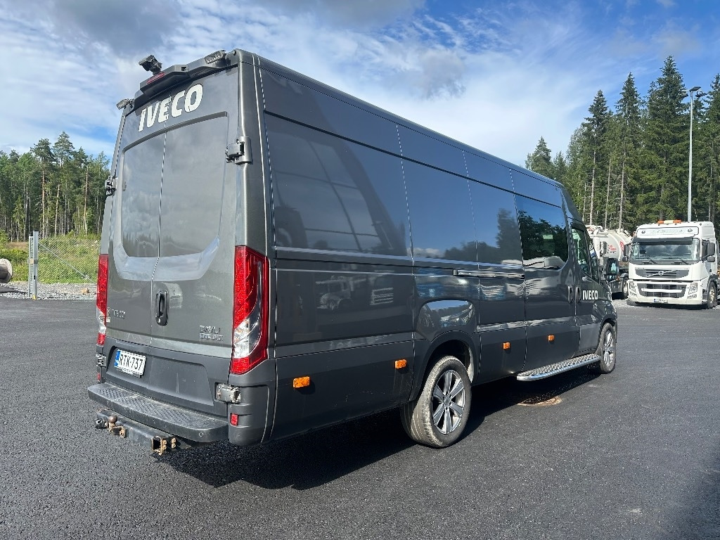Iveco Daily 35S18A8 1+5 hlö retkeilyauto - Panel van: picture 4 Iveco Daily 35S18A8 1+5 hlö retkeilyauto - Panel van: picture 4