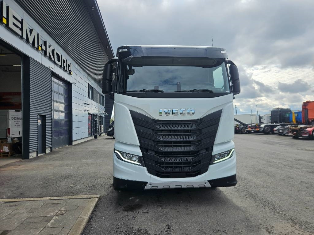 Iveco X-Way AS260X530 heti toimitukseen - Cab chassis truck: picture 2 Iveco X-Way AS260X530 heti toimitukseen - Cab chassis truck: picture 2