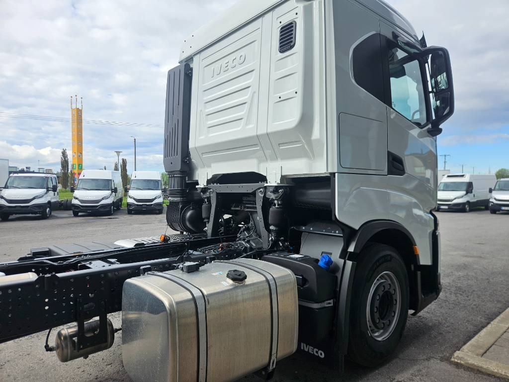 Iveco X-Way AS260X530 heti toimitukseen - Cab chassis truck: picture 4 Iveco X-Way AS260X530 heti toimitukseen - Cab chassis truck: picture 4