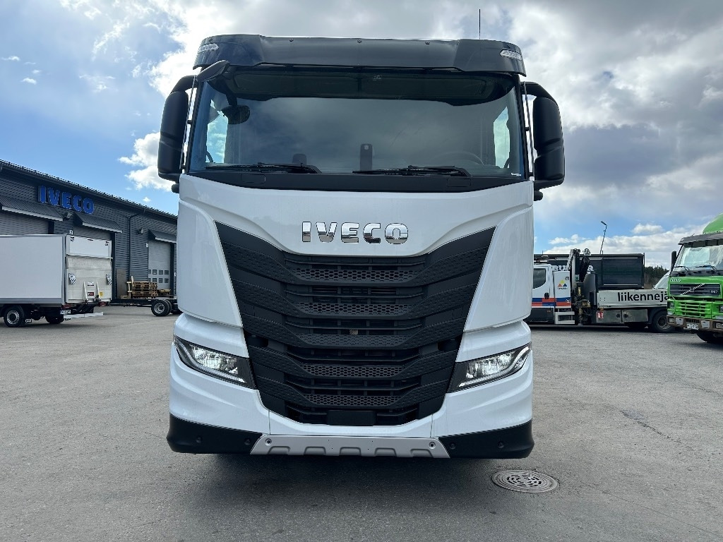 Iveco X-Way AS260X530 heti toimitukseen - Cab chassis truck: picture 2 Iveco X-Way AS260X530 heti toimitukseen - Cab chassis truck: picture 2