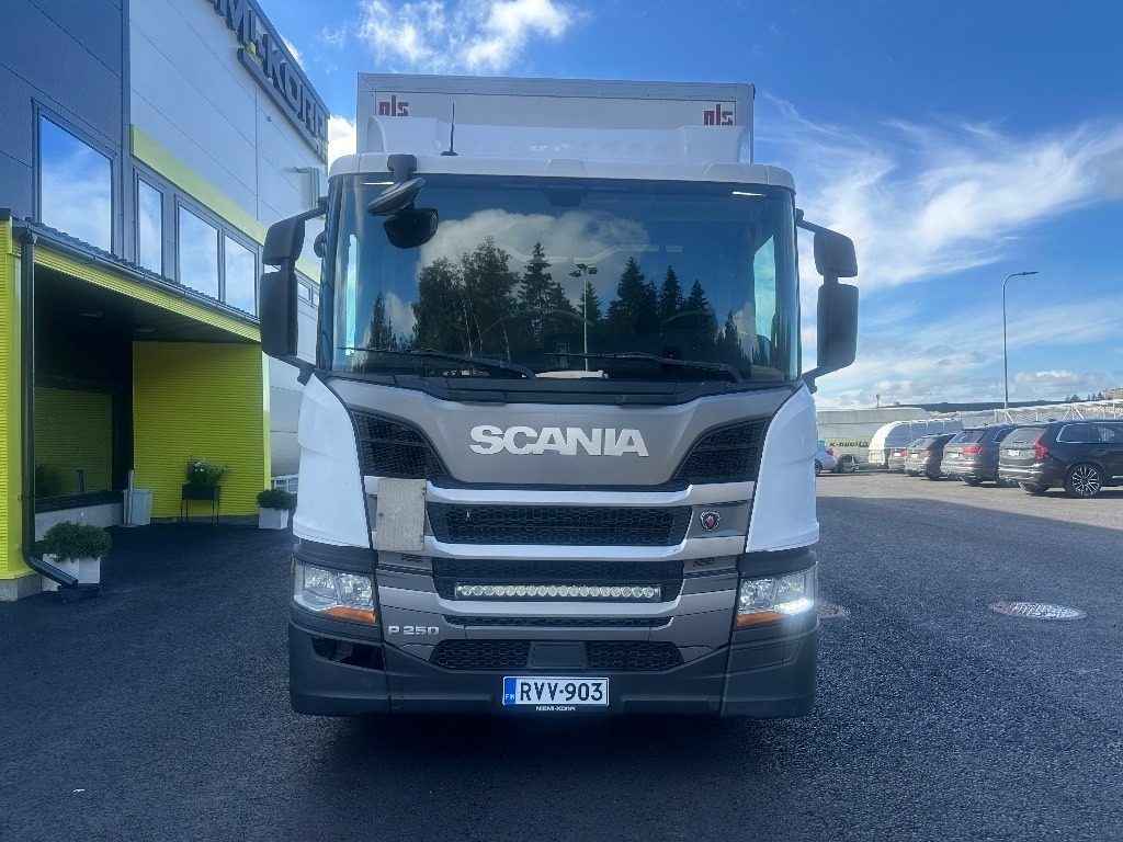 Scania P250 - Box truck: picture 2 Scania P250 - Box truck: picture 2