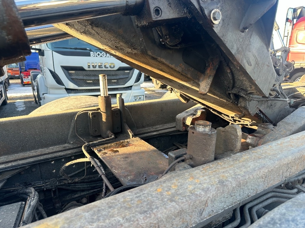 Hook lift truck Scania P420: picture 7 Hook lift truck Scania P420: picture 7