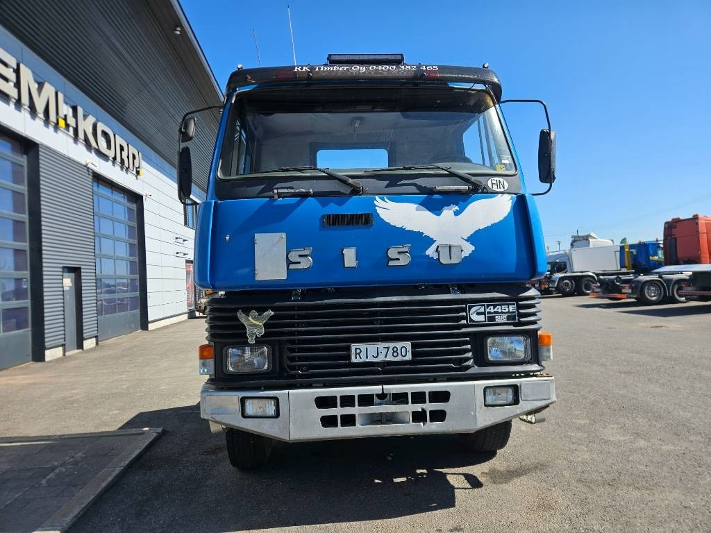 Sisu SM 320 - Log truck: picture 2 Sisu SM 320 - Log truck: picture 2
