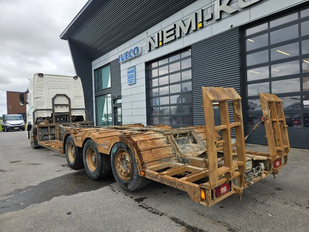 Volvo FH12 8x4 - Log truck: picture 4 Volvo FH12 8x4 - Log truck: picture 4