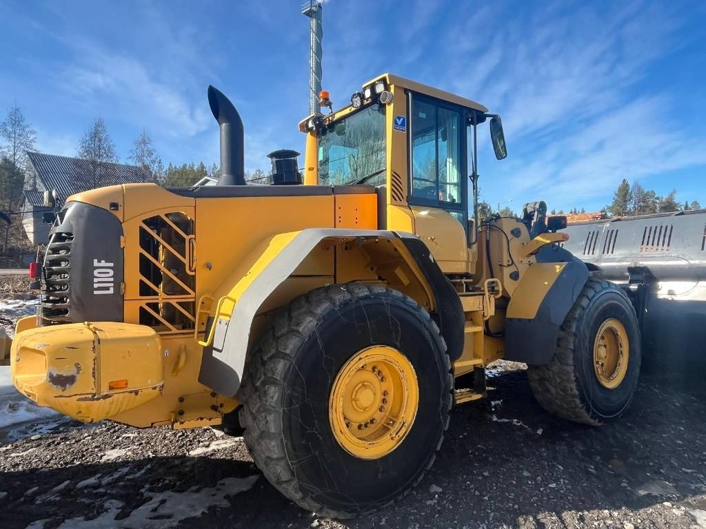 Volvo L 110 F - Wheel loader: picture 3 Volvo L 110 F - Wheel loader: picture 3